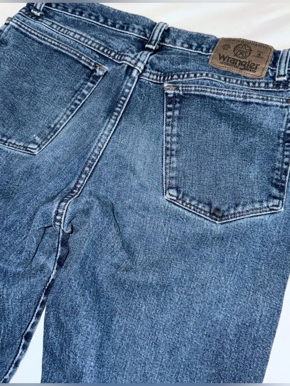 Vintage 90s Wrangler USA Retro Y2K Medium Blue Wash Denim Straight Leg Jeans 30”